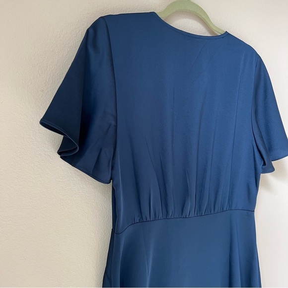 NWT H&M Satin Wrap Flowy Short Sleeve Summer Midi Dress in Dark Blue, size 8 - Picture 3 of 14